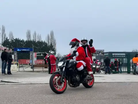 Édition de la balade des Pères Noël Motards
